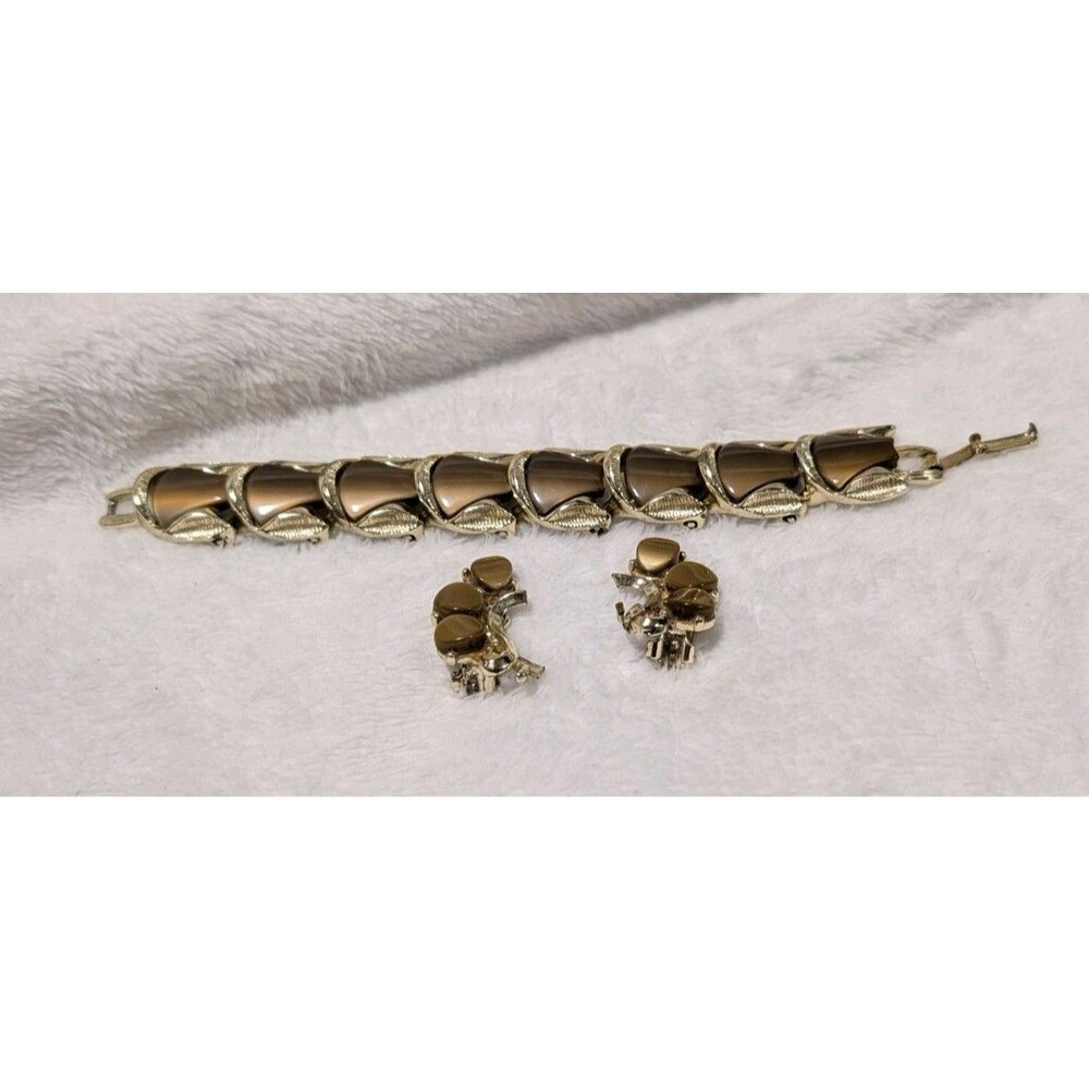 Vintage 1950s Mocha Thermoset Bracelet & Clip-On Earrings Set